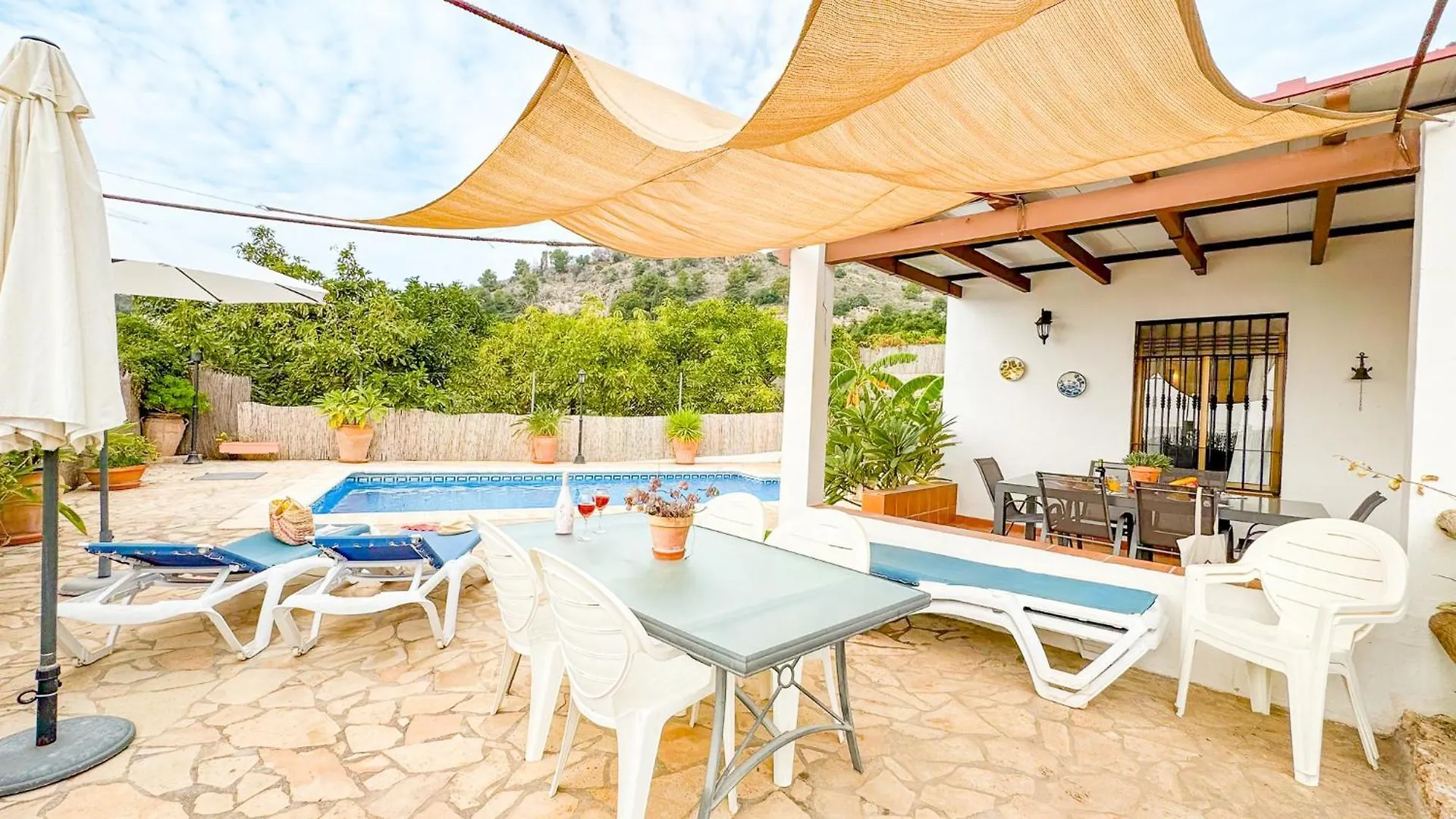 Villa Florencia contacts